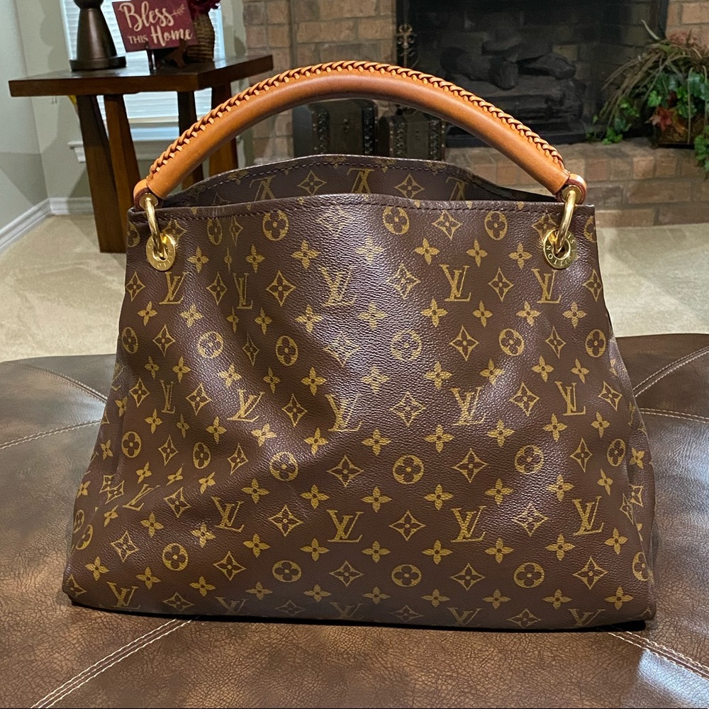 Louis Vuitton Artsy MM
